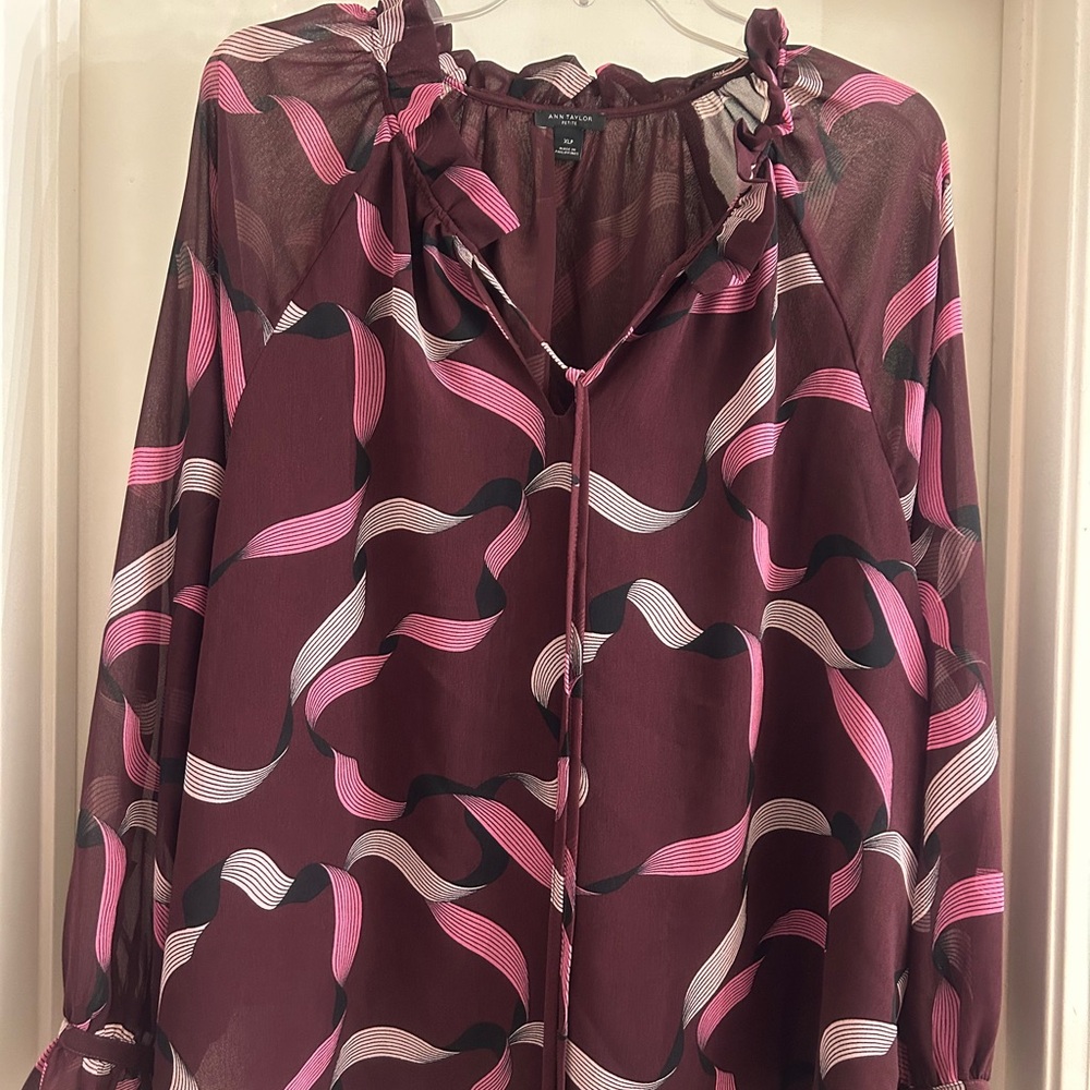 Ann Taylor Red and Pink Graphic Ruffled Long Sleeve Blouse